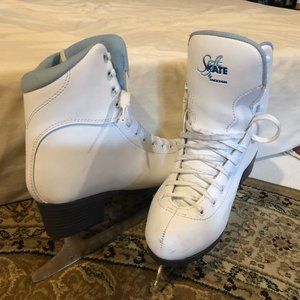Ladies Figure Skates